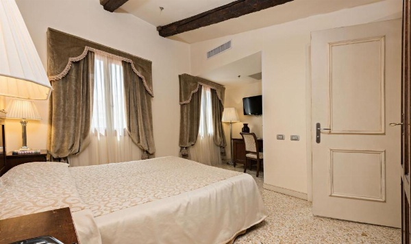 Hotel Dell'Opera image 9